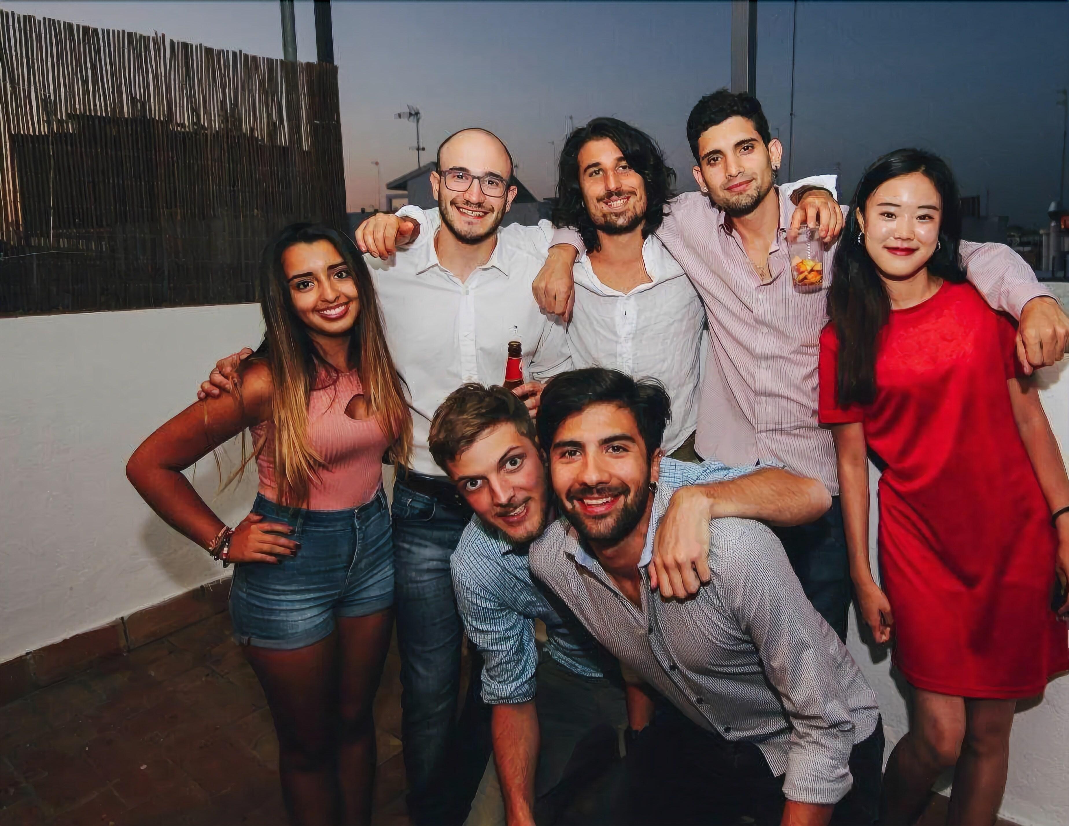 Black Swan Hostel Sevilla — Photos 2